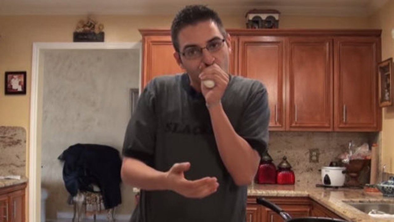 Wie Sie Ihr hartgekochtes Ei ohne mühseliges Pellen aus der Schale bekommen