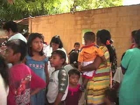 Trio for Life: Birth registration, immunization and breastfeeding give children head start in Venezuela