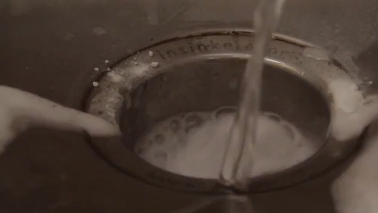 Abfluss reinigen ohne Chemie