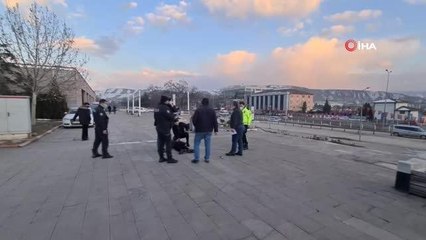 Son dakika haberleri: Ekipleri peşine taktı, kovalamaca sonucu belinde silahla yakalandı