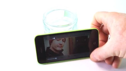 Wie stellt man eine Halterung für sein Smartphone her?