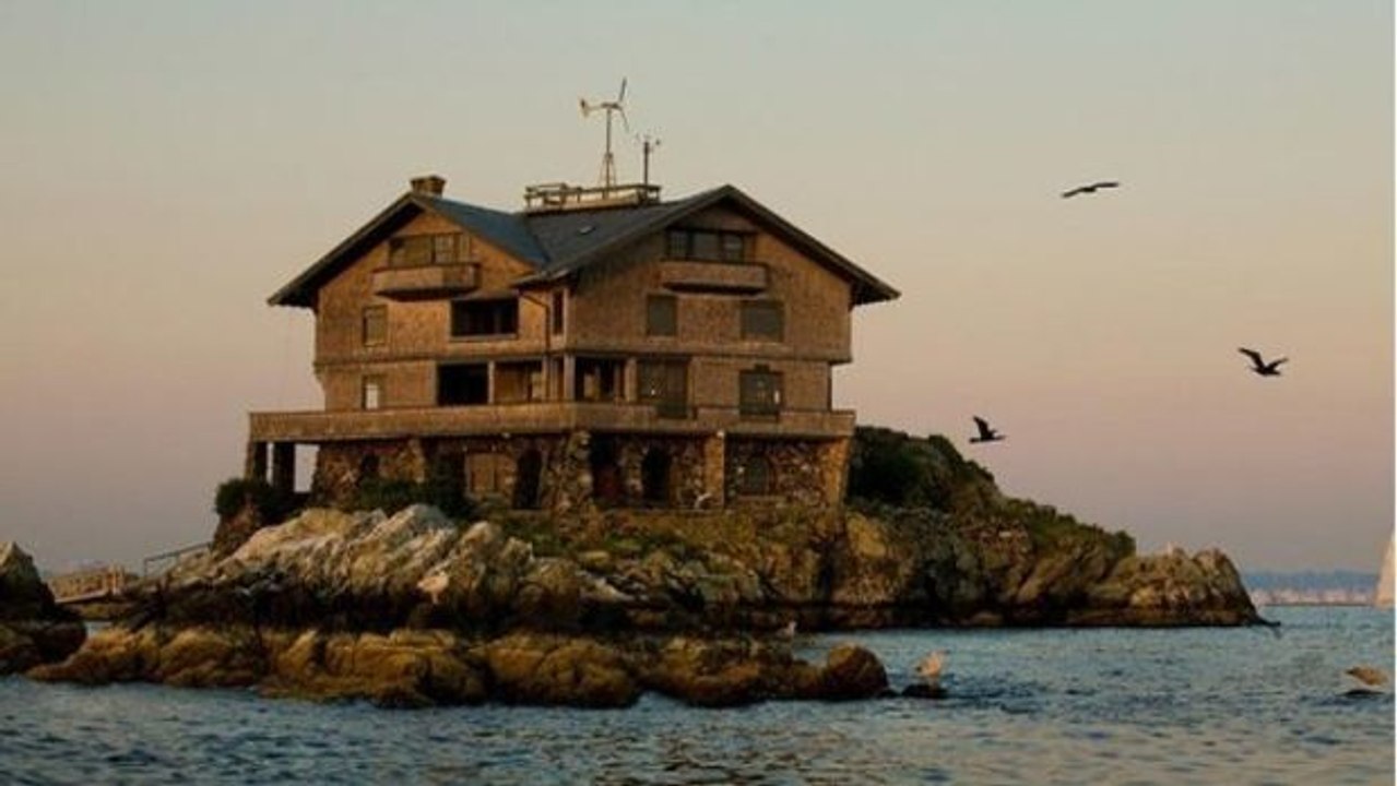 Er kauft ein abbruchreifes haus für einen appel und ein ei. was er daraus macht, ist atemberaubend