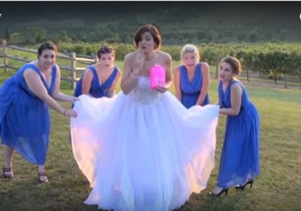 Eine geniale Erfindung, die Bräuten bei einer gewissen Kleinigkeit das Leben erleichtert