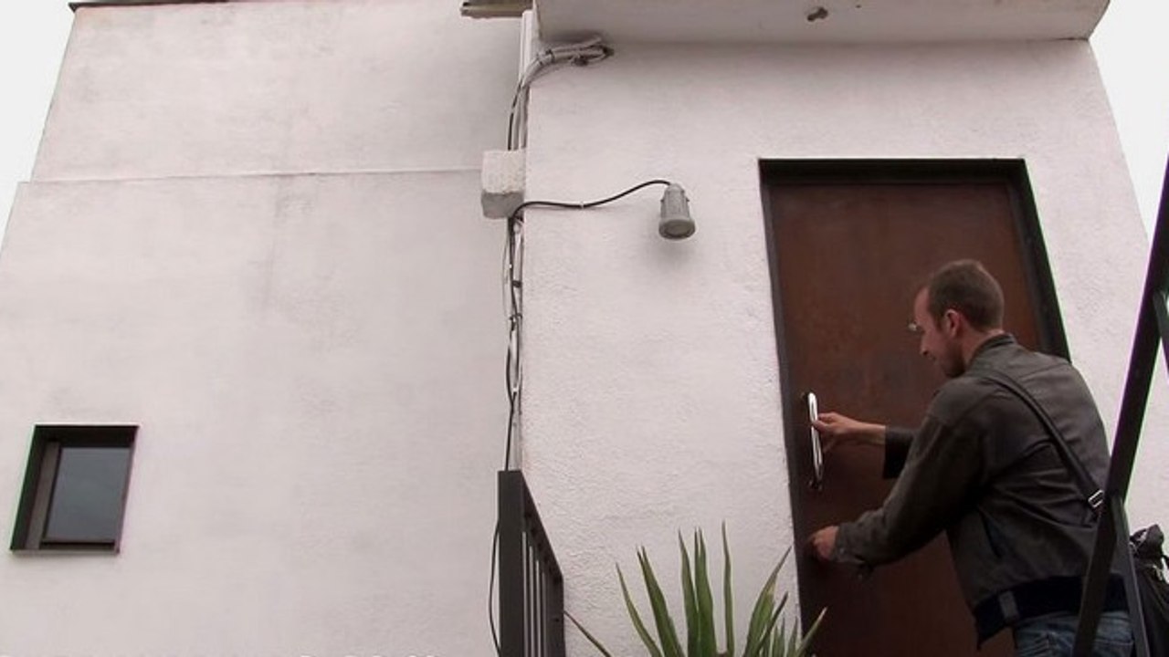 Ein Österreicher baut ein altes verfallenes Studio in Barcelona um!