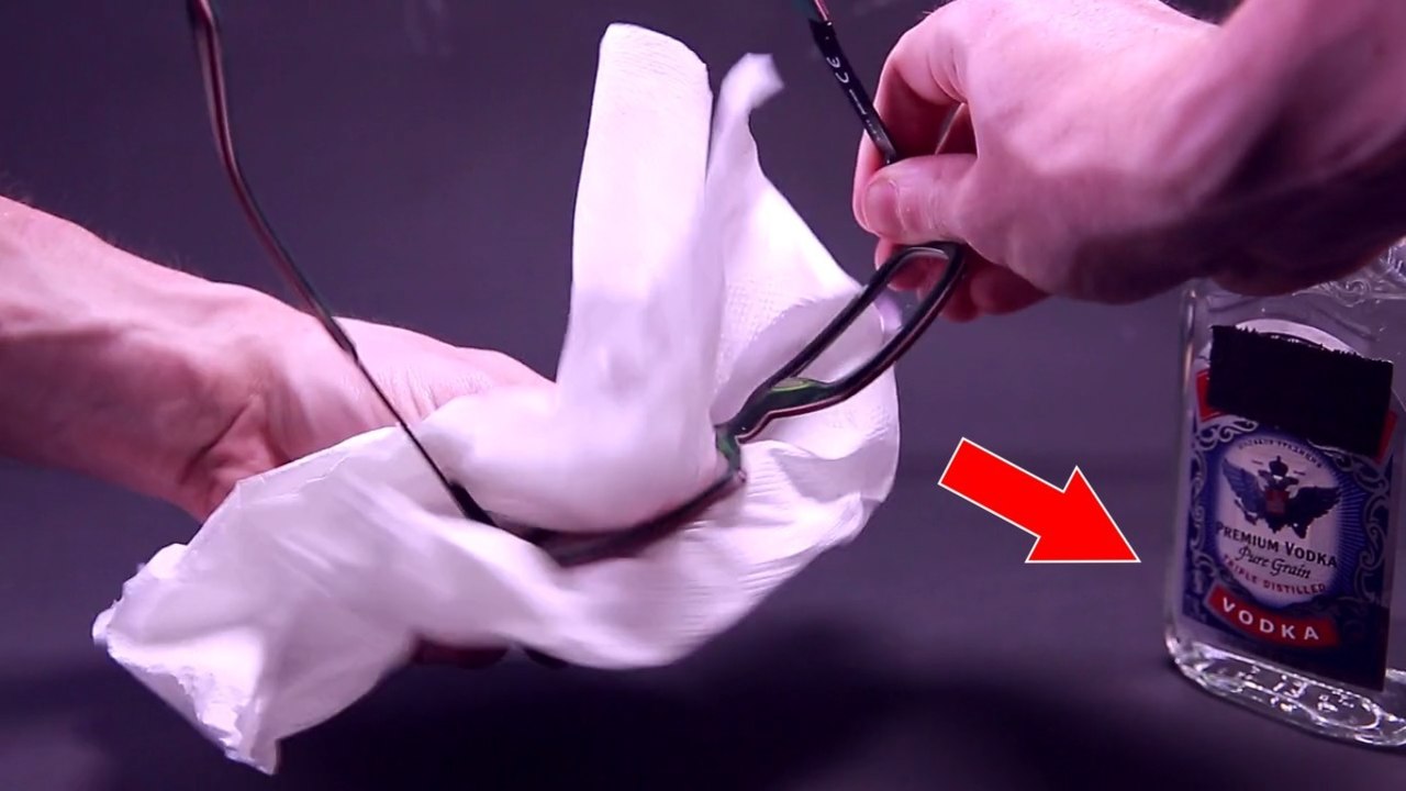 Wie man seine Brille streifenfrei putzt