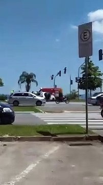 Bebê nasce em carro de aplicativo na Beira-Mar de Florianópolis; veja vídeo