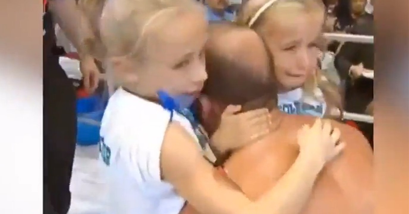 Was dieser harte Kämpfer für die Töchter seines Gegners macht, ist total rührend!