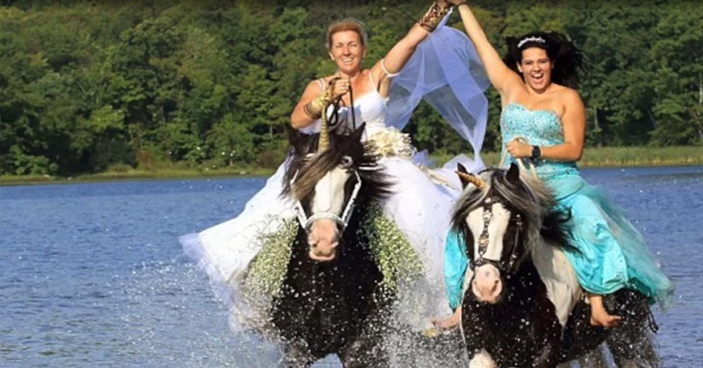 Diese Braut lebt ihren Traum vom Ritt auf einem Einhorn aus. Doch dann wird der Traum zum Alpraum!