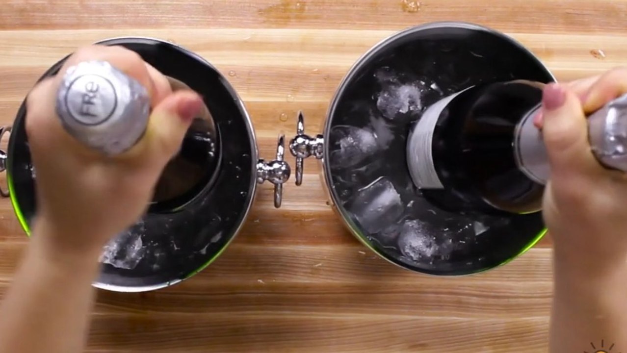 So kühlst du eine warme Flasche in Sekunden ab