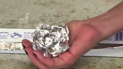 Schlaue Menschen legen eine Kugel aus Alufolie in den Wäschetrockner, warum nur?