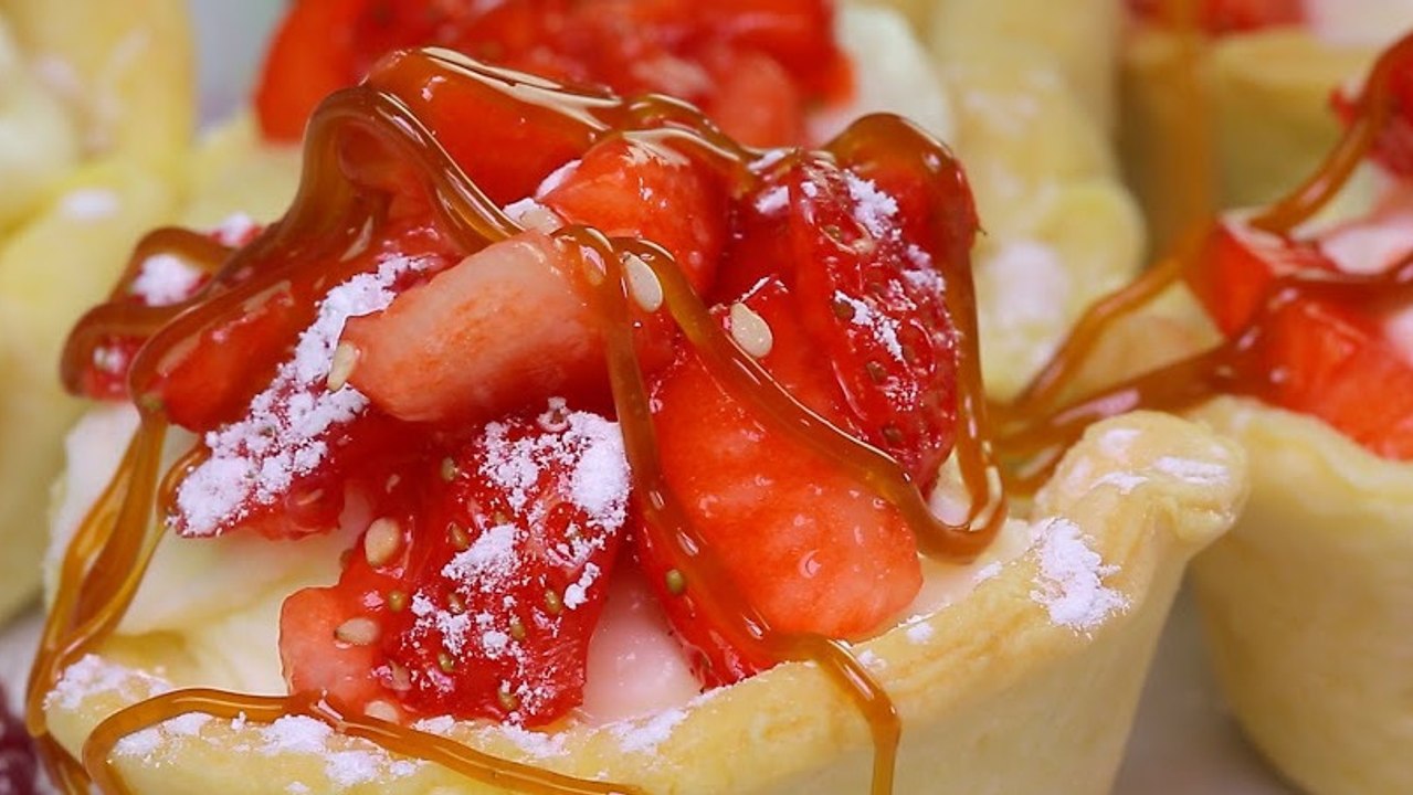 Rezept: Leckere Erdbeer-Mascarpone-Törtchen