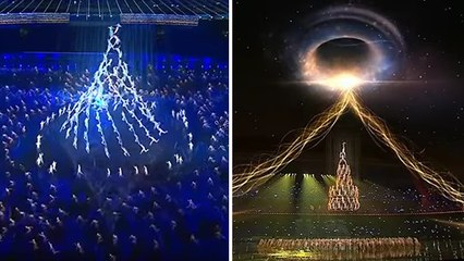 Der schönste Weihnachtsbaum der Welt in einer Tanzformation!
