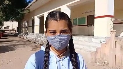स्कूलों में लौटी रौनक, पहले दिन 50 फीसदी उपस्थिति