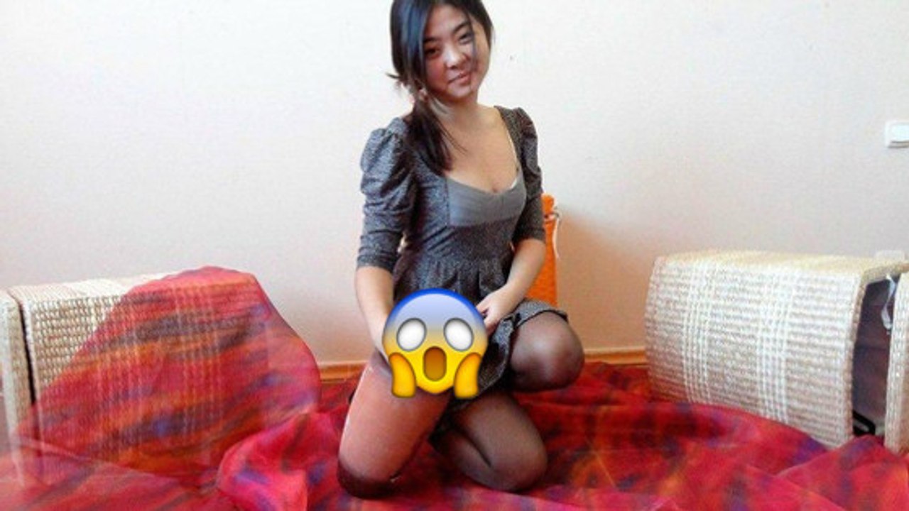 Optische Täuschung einer jungen Frau mit zwei oder drei Beinen