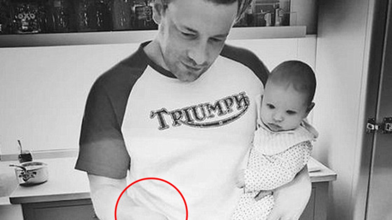 Jamie Oliver postet ein Foto, auf dem er mit seinem Baby kocht ...seine Fans sind schockiert!