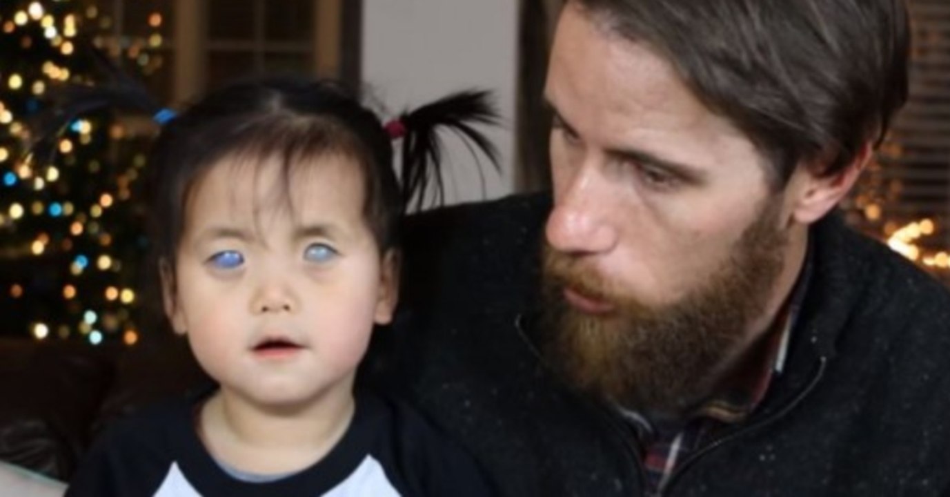 Die traurige Geschichte von Primrose, dem Mädchen mit den silbergrauen Augen