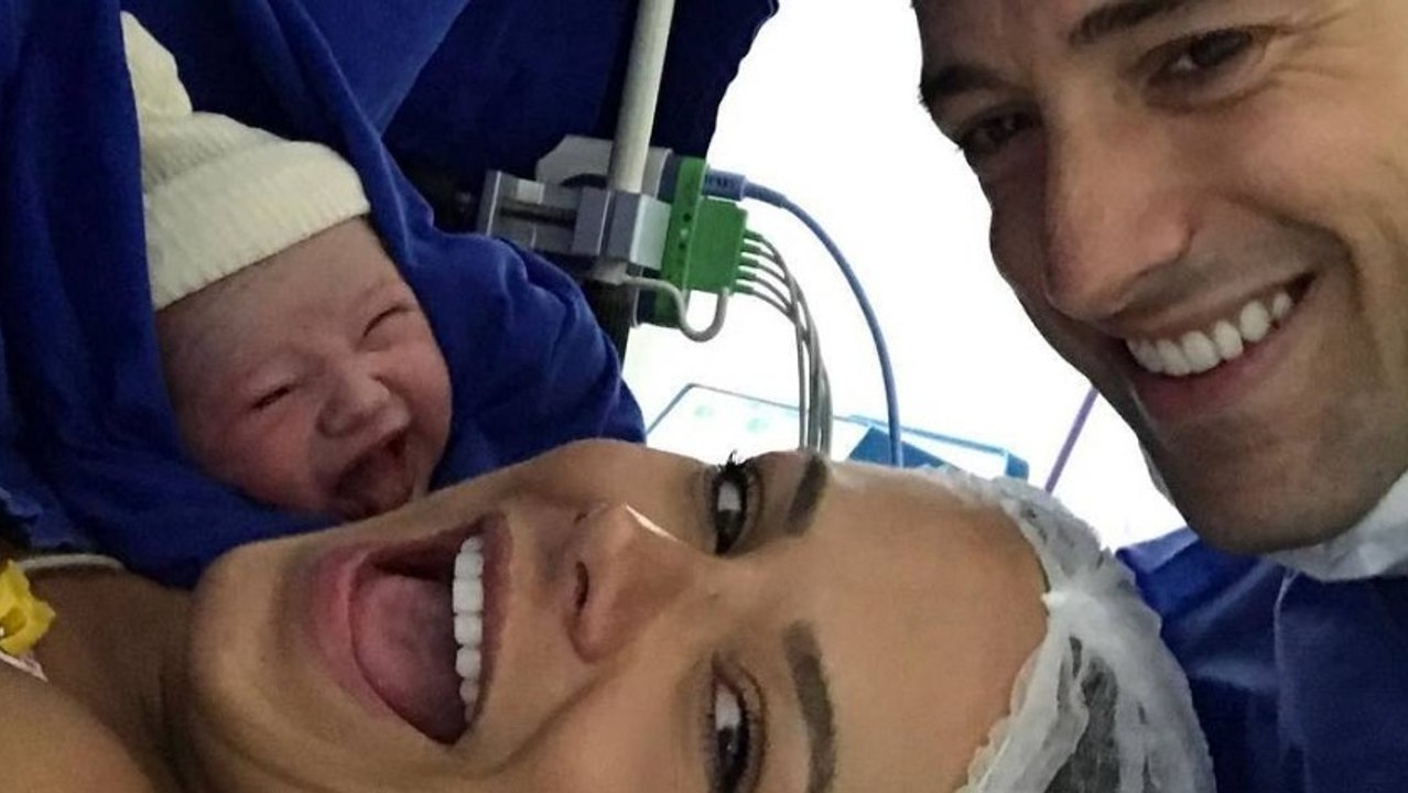 Sie postet ein Selfie gleich nach der Geburt ihrer Tochter. Mit den Folgen hat sie nicht gerechnet