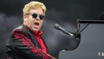 Elton John musste mehrere Tage auf der Intensivstation verbringen