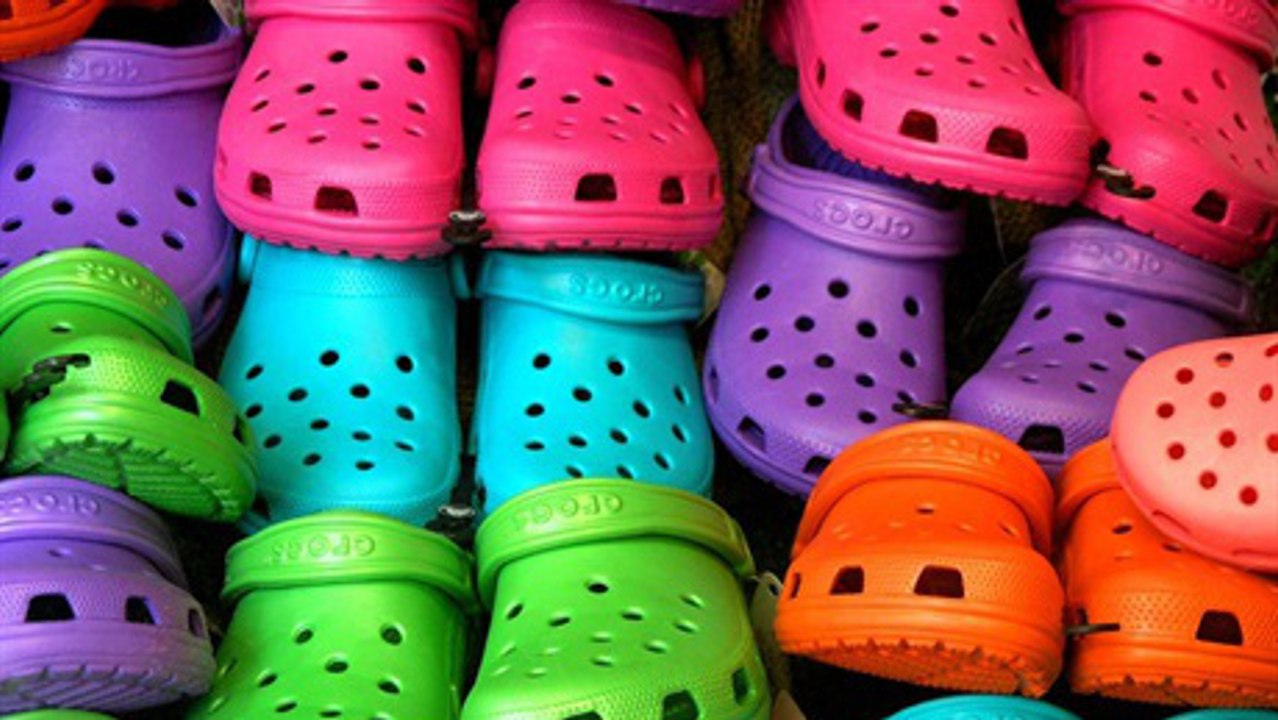Schlechte News für alle, die im Sommer Crocs tragen!