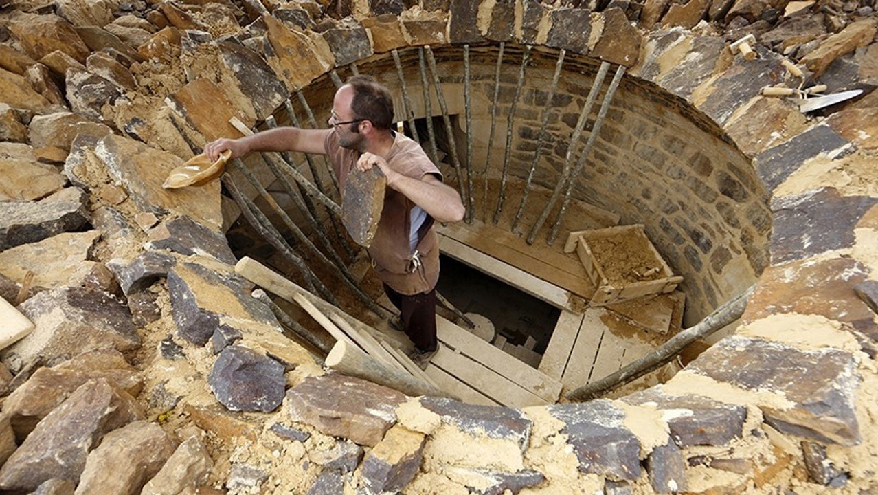 Burg Guédelon: Der Bau einer mittelalterlichen Burg - nur mit den damaligen Werkzeugen