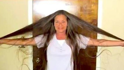 Diese Frau hat noch nie ihre Haare geschnitten! Doch dann überrascht sie alle mit dieser Aktion!