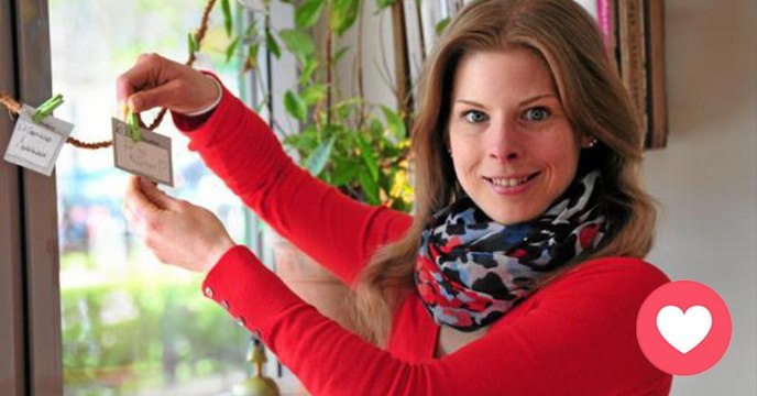 Sie hat eine wunderbare Idee, die Menschen glücklich macht. Es braucht nur ein paar Cent und ein Zettelchen.