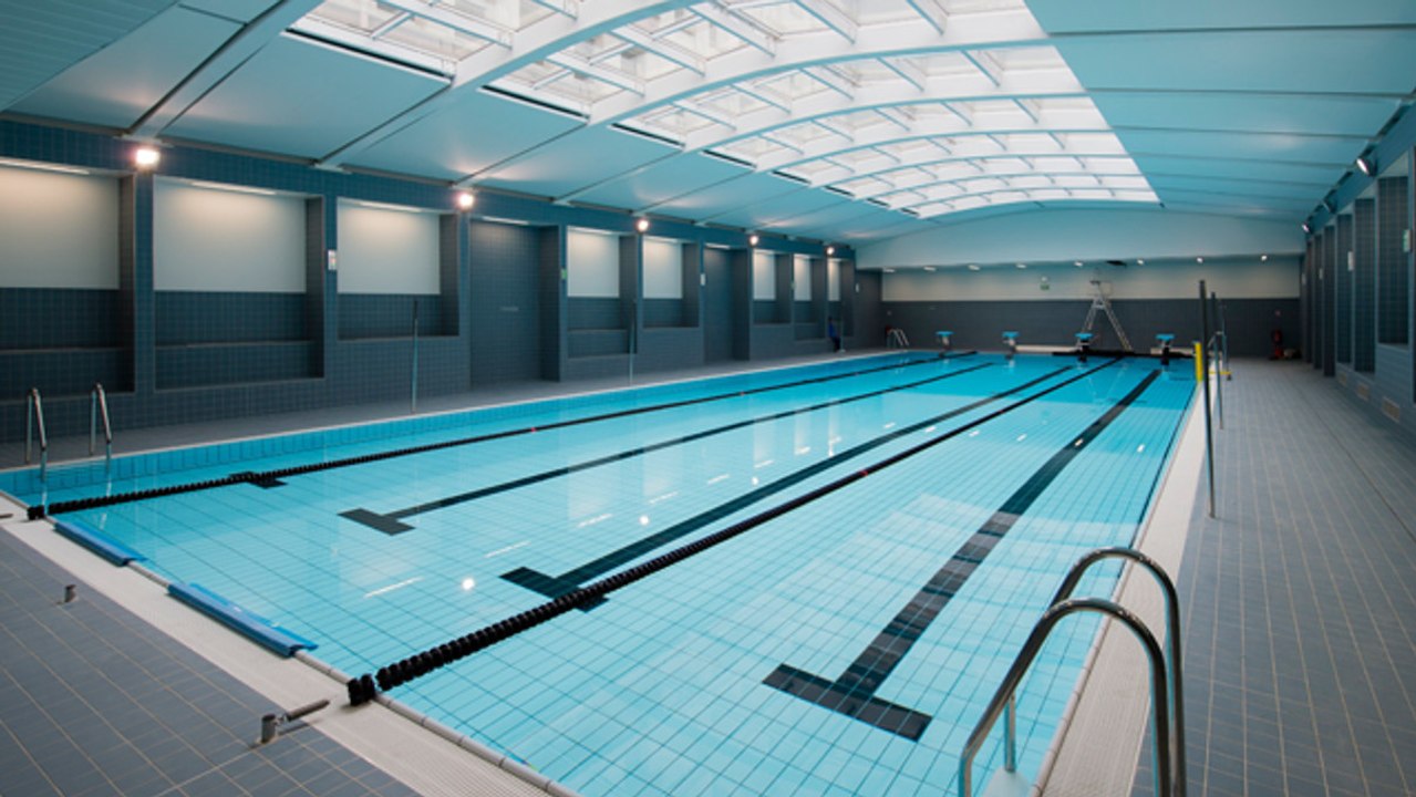 In dieses Schwimmbad kommt nicht jeder. Nur unter sehr strengen Bedingungen wird der Zutritt gewährt