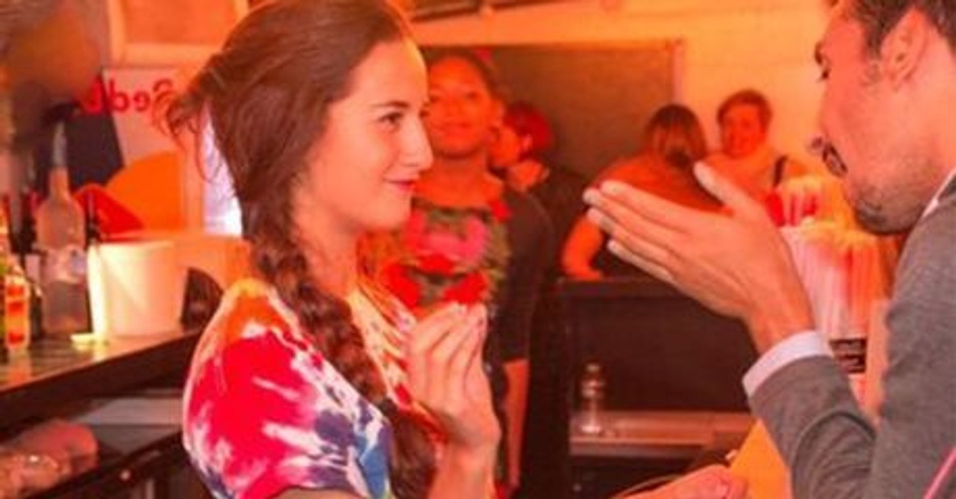 Wer ein Gläschen trinkt, verbessert sein Fremsprachenniveau