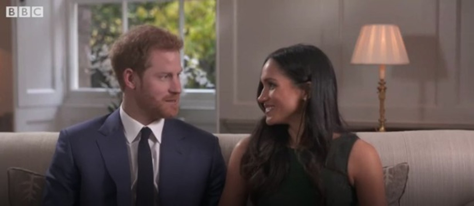 Die Geschichte hinter dem Verlobungsring, mit dem Harry um Meghans Hand angehalten hat