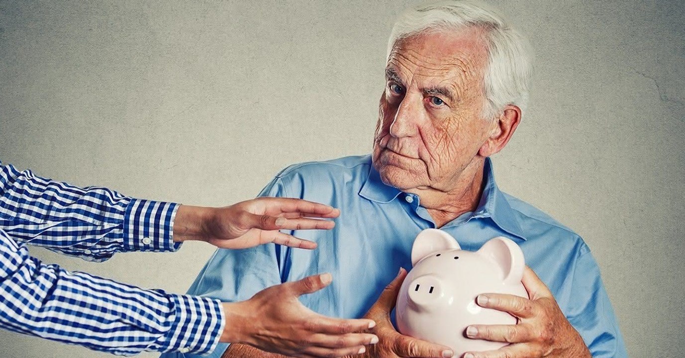 Immer mehr Rentner fallen einer fiesen Betrügermasche zum Opfer