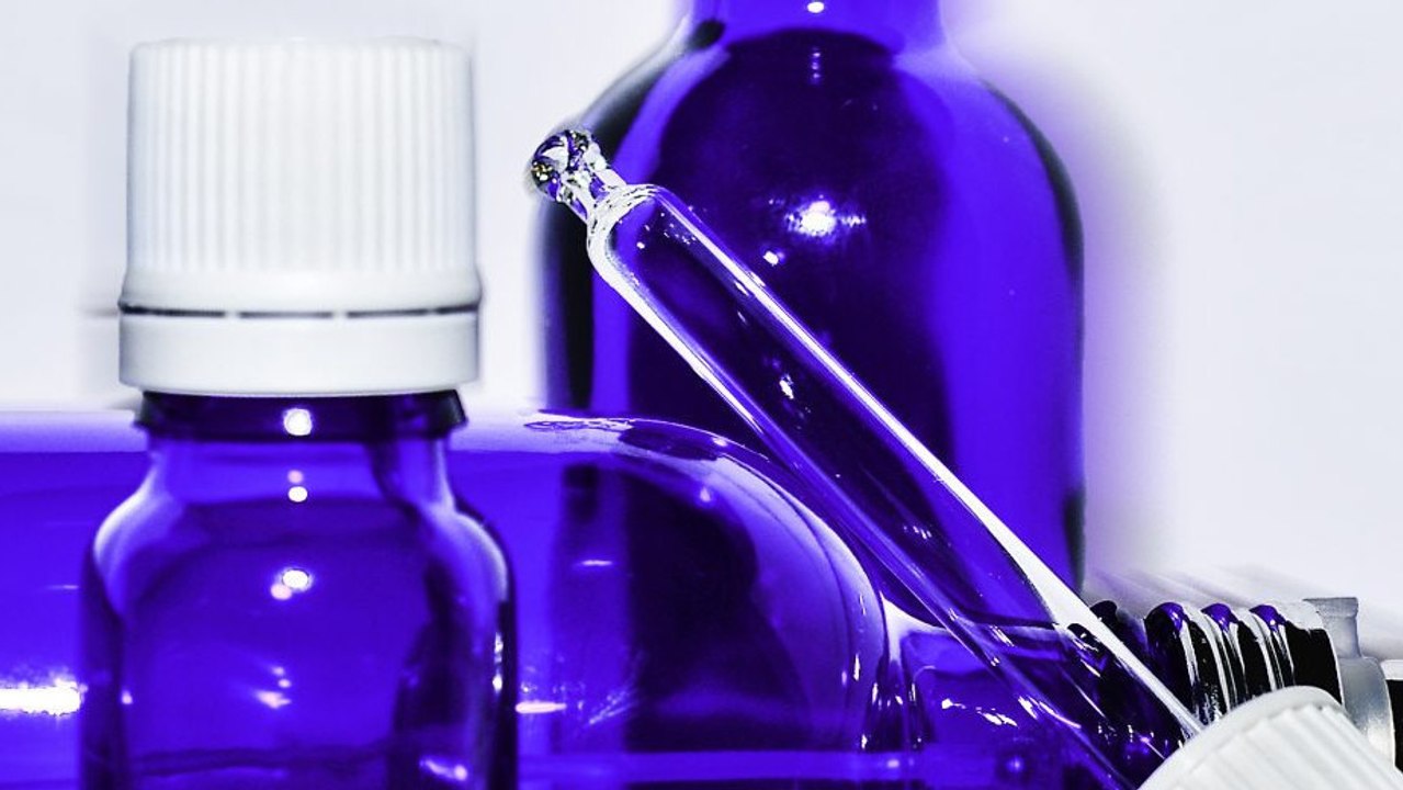 Hydrolate: Verschiedene Blütenwässer und ihre Wirkung auf Gesicht, Haut und Haar