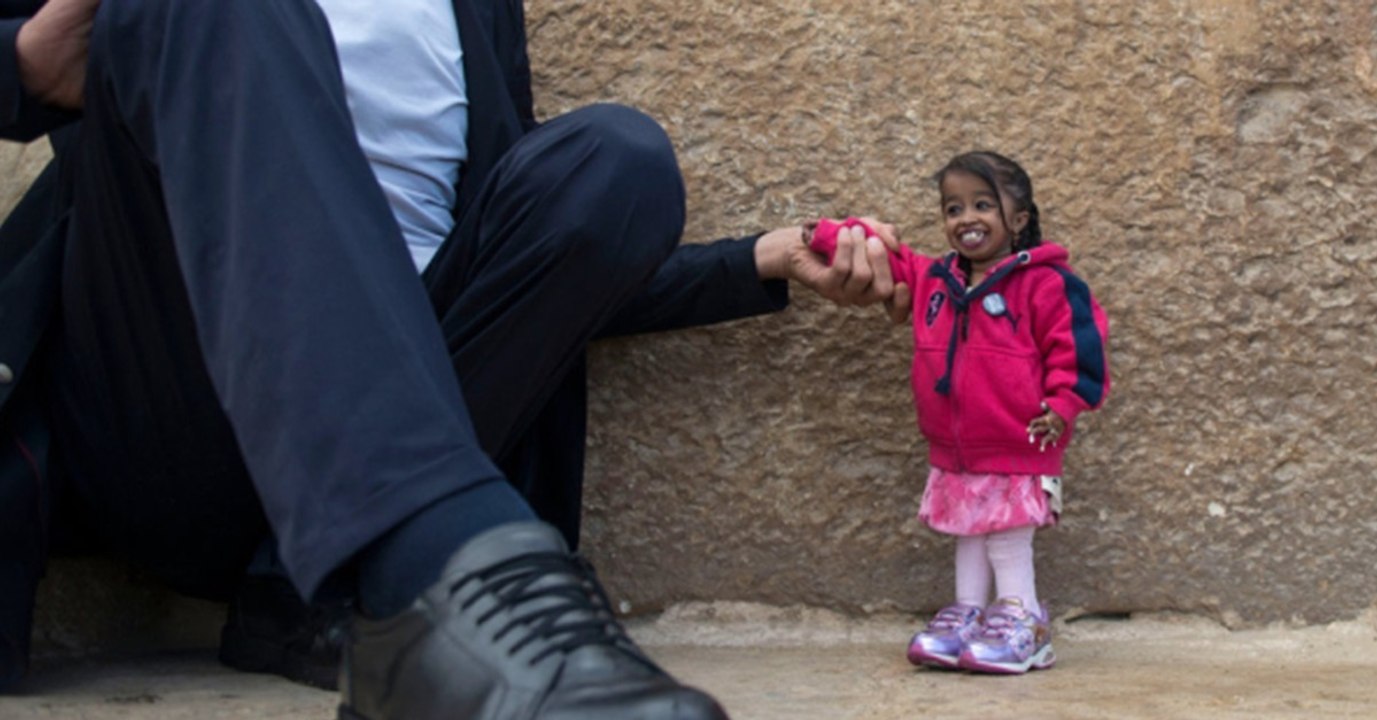 Größter Mann der Welt (Sultan Kösen) trifft kleinste Frau der Welt (Jyoti Amge)