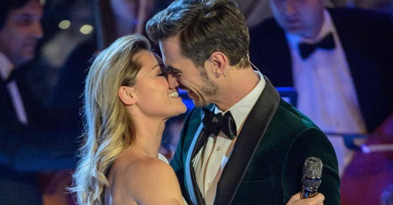 Mitten auf der Bühne: Helenes zuckersüße Liebesüberraschung für ihren Flori