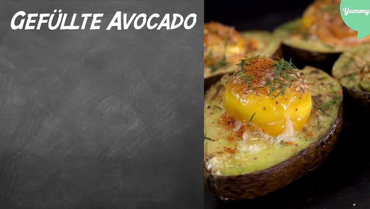 Avocado mit Lachs-Ei-Füllung, ein gesunder Snack
