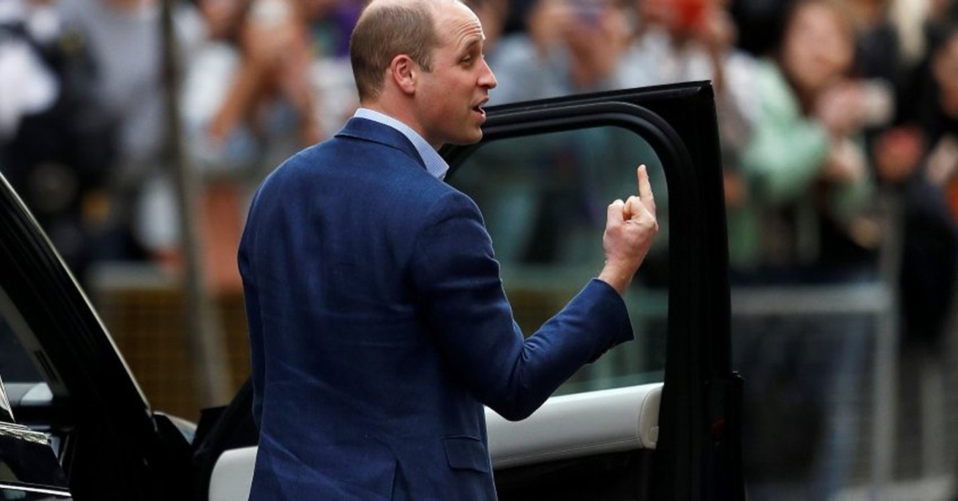 Prinz William zeigt allen Stinkefinger. Das steckt dahinter.