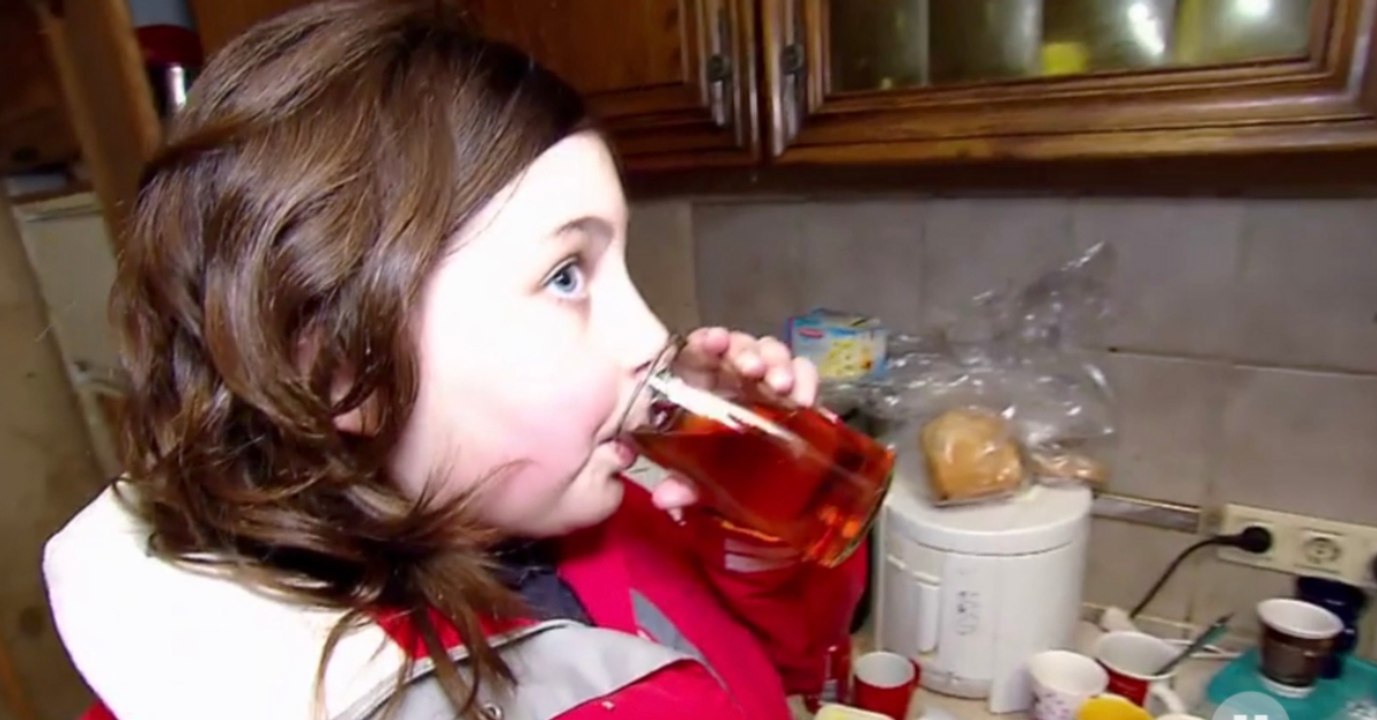 Hartz-IV-Tochter (11) zeigt Wohnung: Was das TV-Team in der Küche entdeckt, schockiert alle!