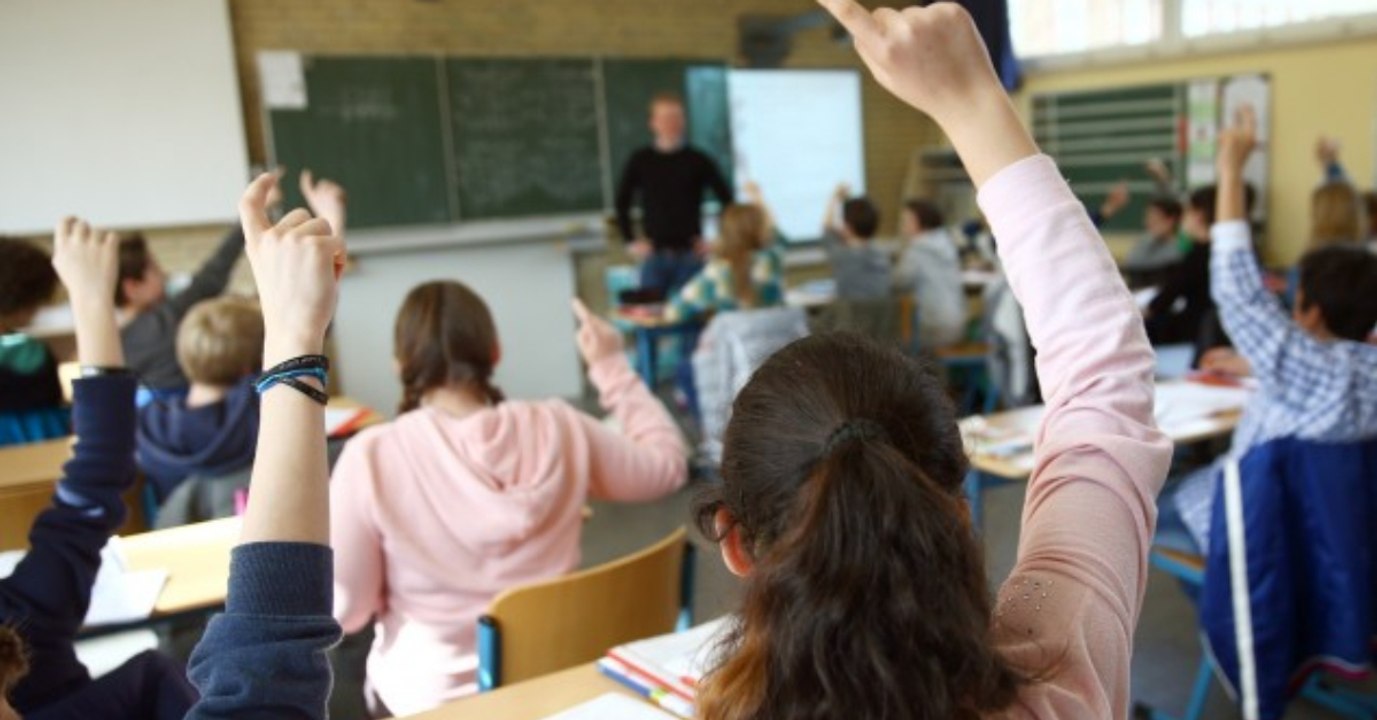 Deutscher Lehrer von Multi-Kulti-Klasse packt seine Koffer