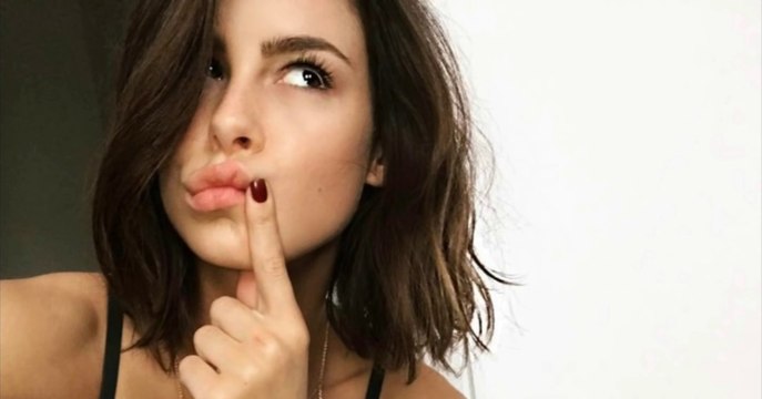 Lena postet ein Bikini-Foto. Doch an ihren Beinen fällt etwas auf