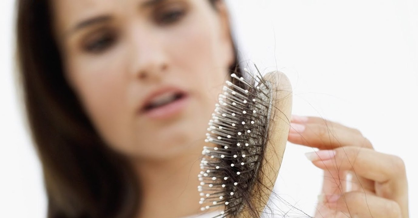 Haarausfall im Herbst: Das sind die Gründe