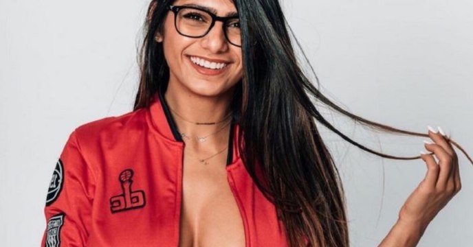 Mia Khalifa: Ihre unglaubliche Verwandlung vom Mauerblümchen zum Film -Star