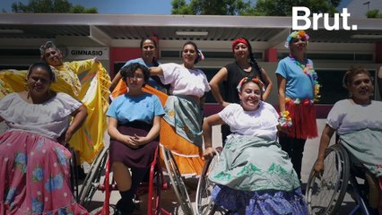 La silla de ruedas no detiene la pasión de estos bailarines