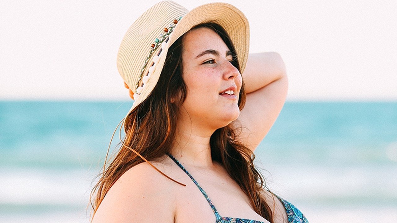 Diese neuen H&M-Bikinis setzen die Kurven von Frauen perfekt in Szene