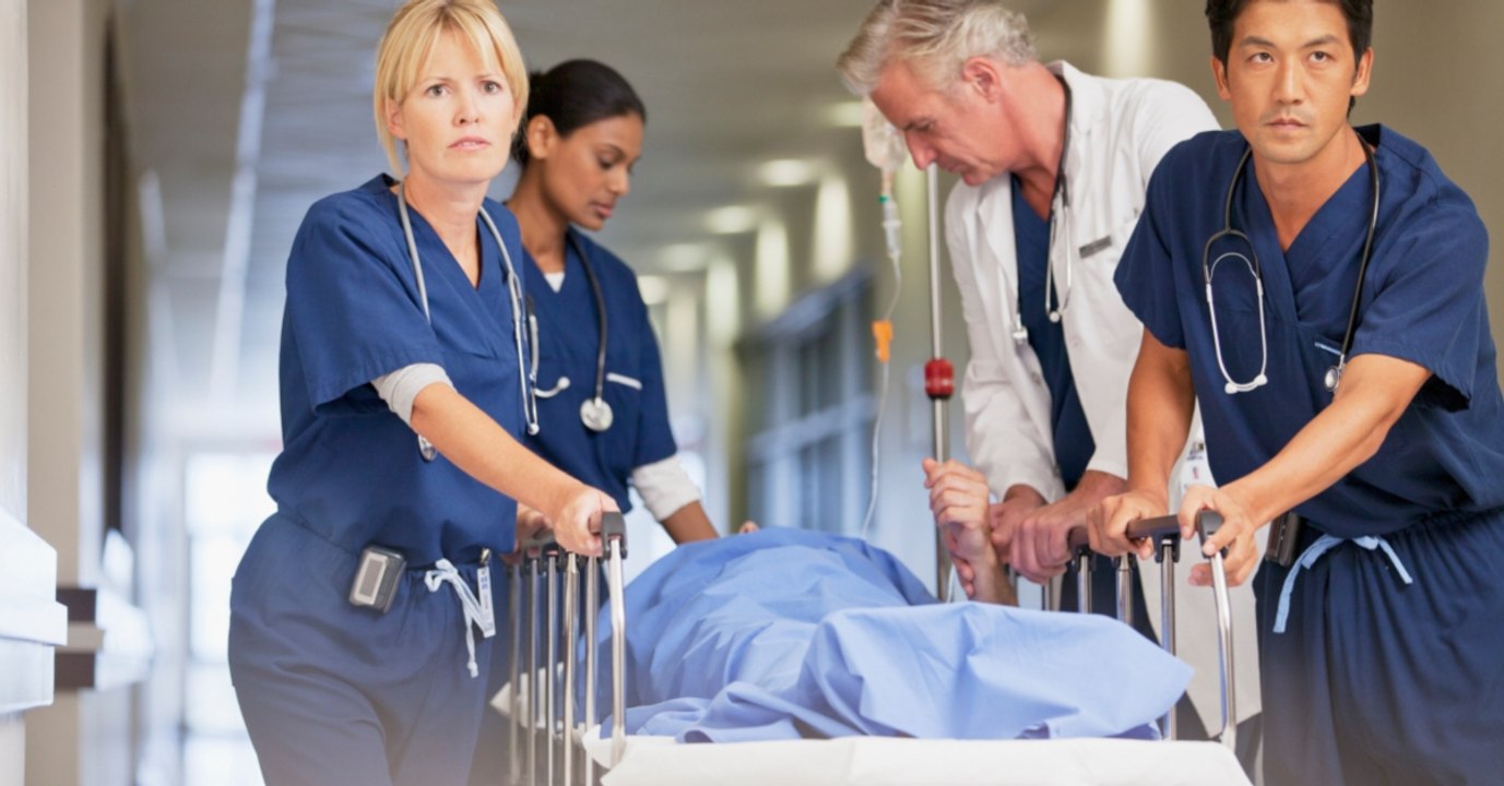 Nachdem sie kommt, muss sie ins krankenhaus. die diagnose ist beängstigend