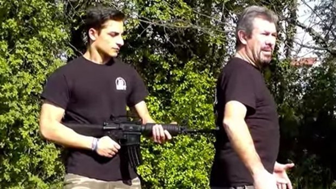 So entwaffnet ihr einen Angreifer im Rücken