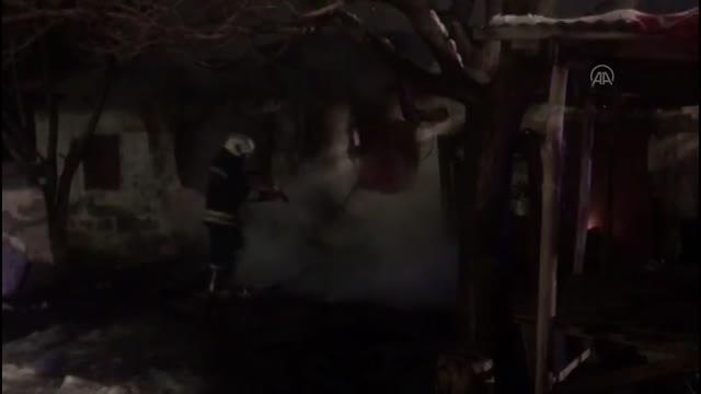 Son dakika haber... Ahırda çıkan yangında 5 hayvan telef oldu, 1 çoban yaralandı