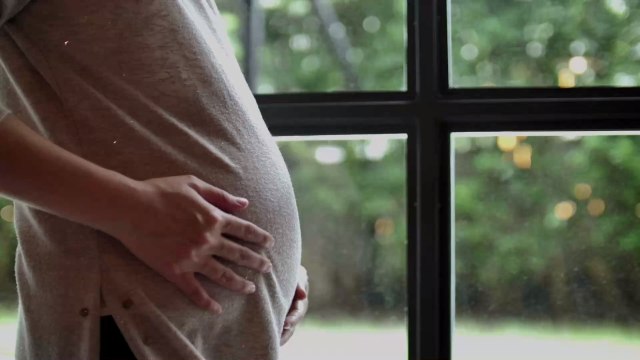 Werdende Mütter mit Sehbehinderung: Der Intimitätsverlust fängt beim Schwangerschaftstest an