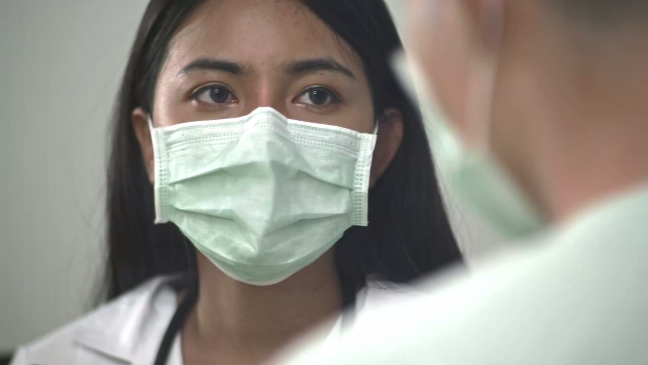 Krankenschwester im Corona-Stresstest: Das Vorher-Nachher ist erschreckend (Fotos)