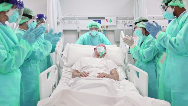 Trotz hoher Todeszahlen: Schweizer riskieren 2. Welle ohne Lockdown und es funktioniert!