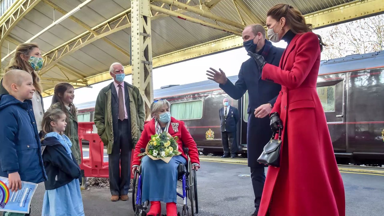 William und Kate auf Reisen: Wer kümmert sich um ihre Kinder?