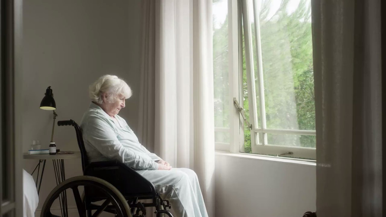 80-jährige Oma schlägt Angreifer mit ihren Kampfkünsten in die Flucht